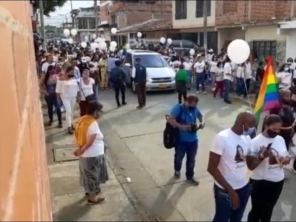 Así fue la emotiva despedida a Juliana Giraldo, asesinada por un soldado en Miranda, Cauca