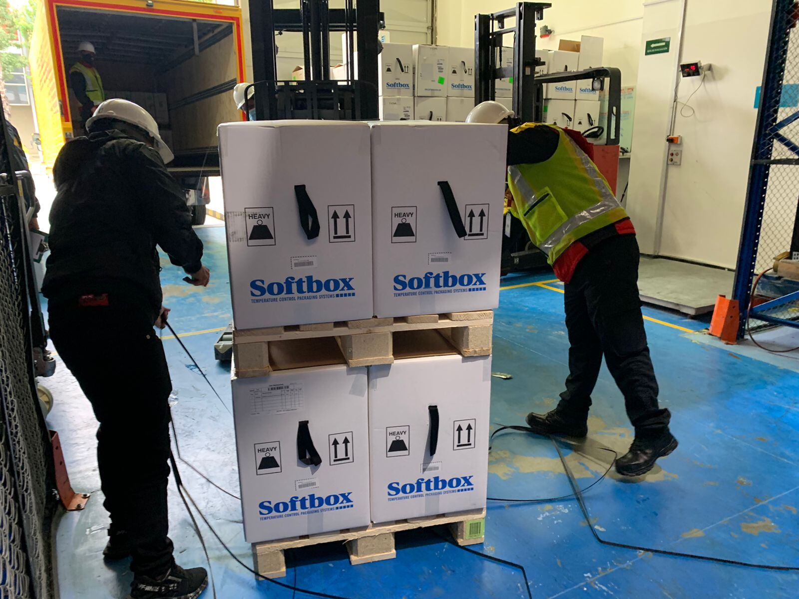 Llegó al país nuevo cargamento de 826 mil dosis de vacunas de Pfizer. Foto: Colprensa