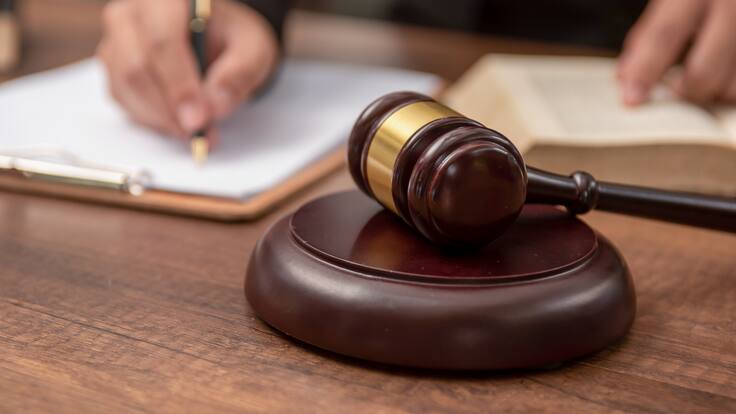 Al Oído: Proponen sanciones económicas a quienes se retracten por injuria o calumnia