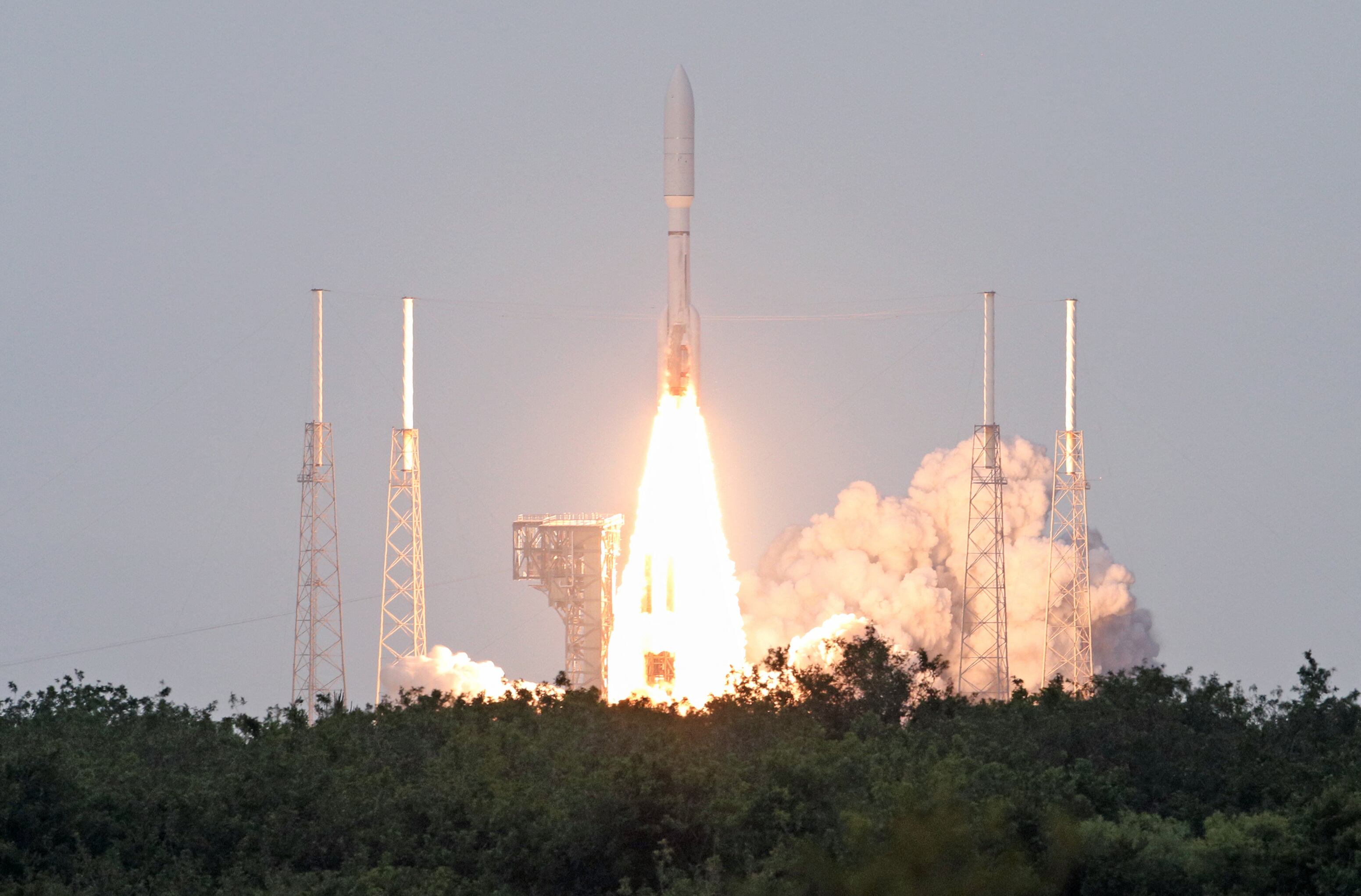 Amazon lanzó sus primeros satélites de internet. Foto: GREGG NEWTON/AFP via Getty Images.