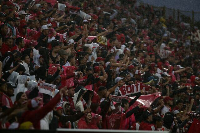 Hinchas de Santa Fe. Foto: (Colprensa - Catalina Olaya )