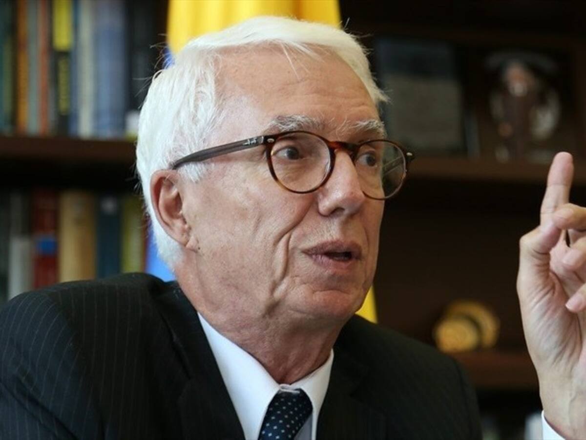 “Es lamentable”: Robledo sobre críticas de Petro a personería jurídica de Dignidad