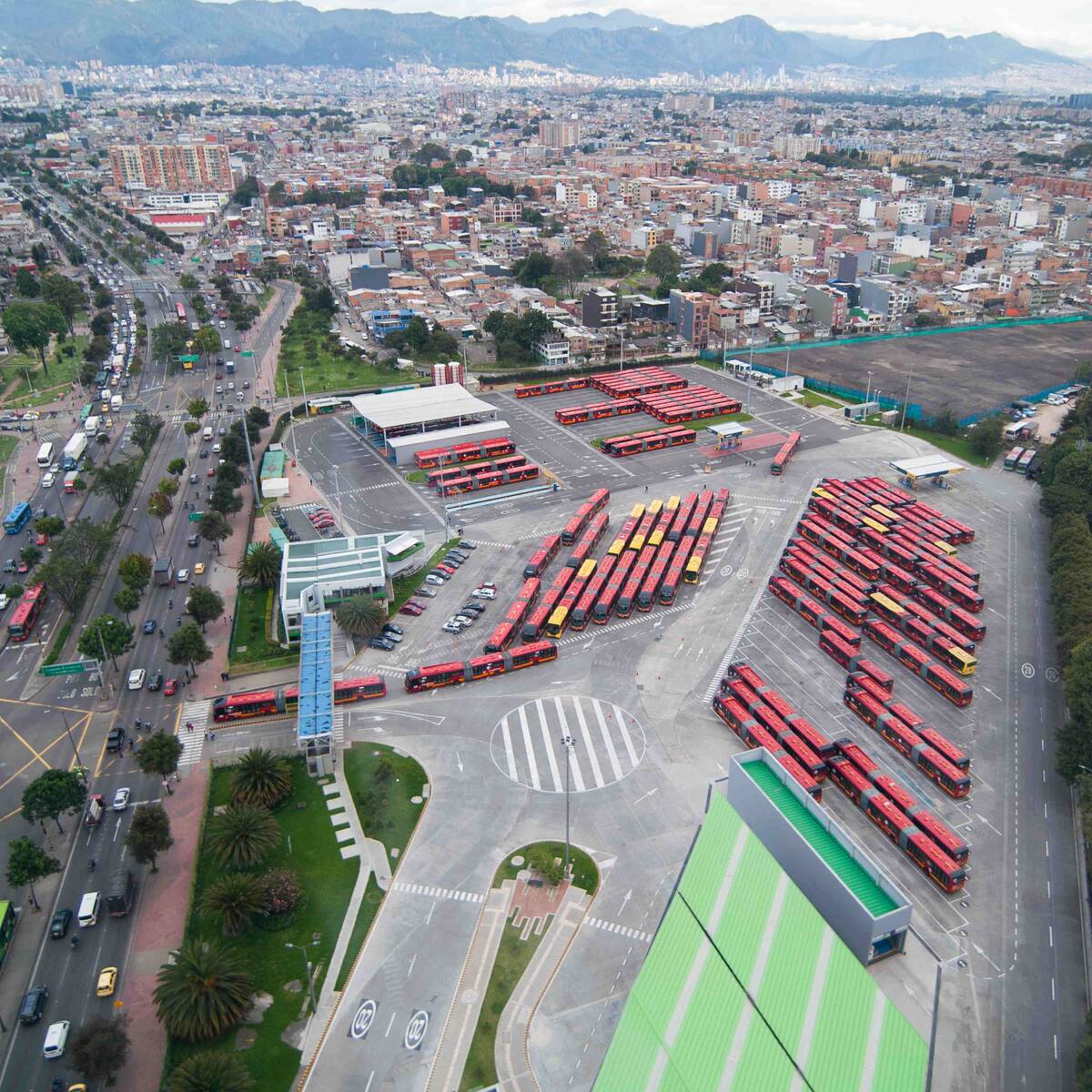TransMilenio responde a denuncia sobre flota parqueada pese a caos de movilidad