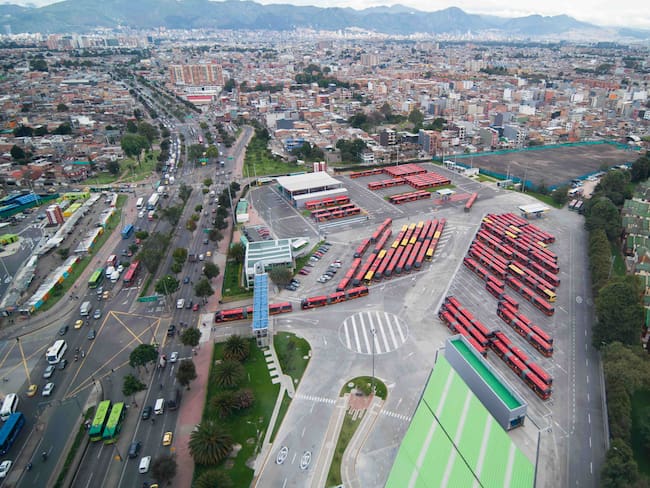 TransMilenio de Bogotá. (Photo by: Sebastian Barros/Long Visual Press/Universal Images Group via Getty Images)
