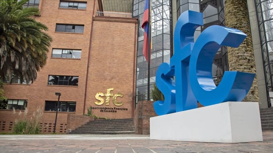 En su momento la vicepresidenta Marta Lucía Ramírez, pidió que suspendiera de inmediato las operaciones de captación.. Foto: Superintendencia Financiera.