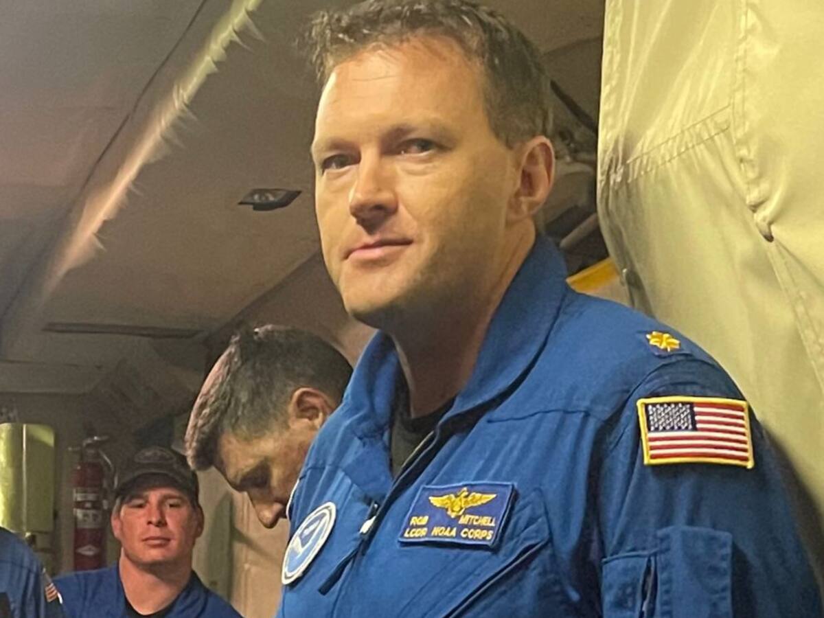 Me acuerda del huracán Dorian: comandante del sobrevuelo del avión cazahuracanes