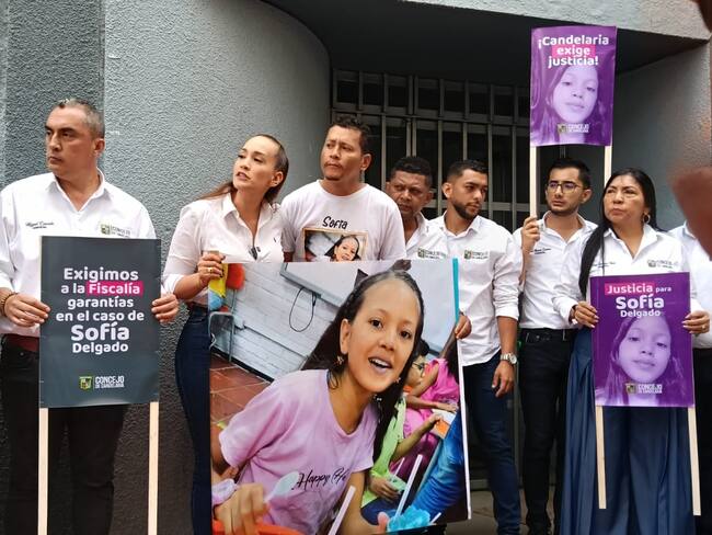 La manifestación fue motivada por la solicitud de la delegada de la Procuraduría de declarar la nulidad del juicio y retornar a la fase de audiencias. Foto: Cortesía.