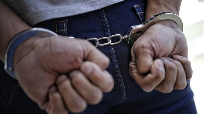 En el momento del requerimiento, por parte de las autoridades, alias “El Enano” dijo haber huido porque no tenía la libreta militar.. Foto: Colprensa