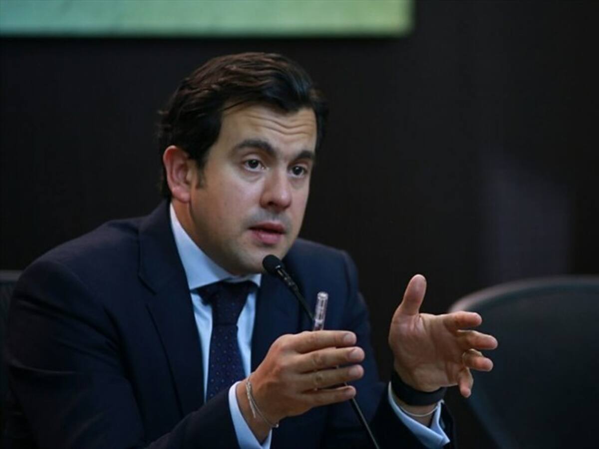 Gobierno quiere evadir control político a los excesos de estos días: Rodrigo Lara