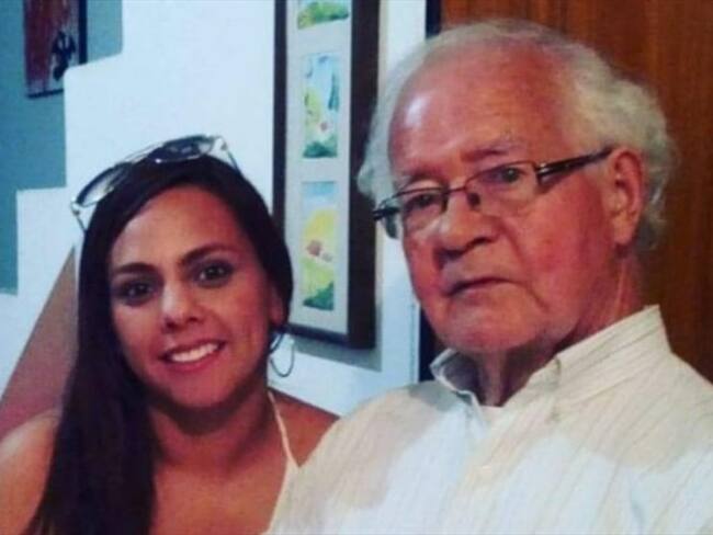 Hija de Jaime Barbini denuncia despido injusto tras asistir a homenaje a su padre