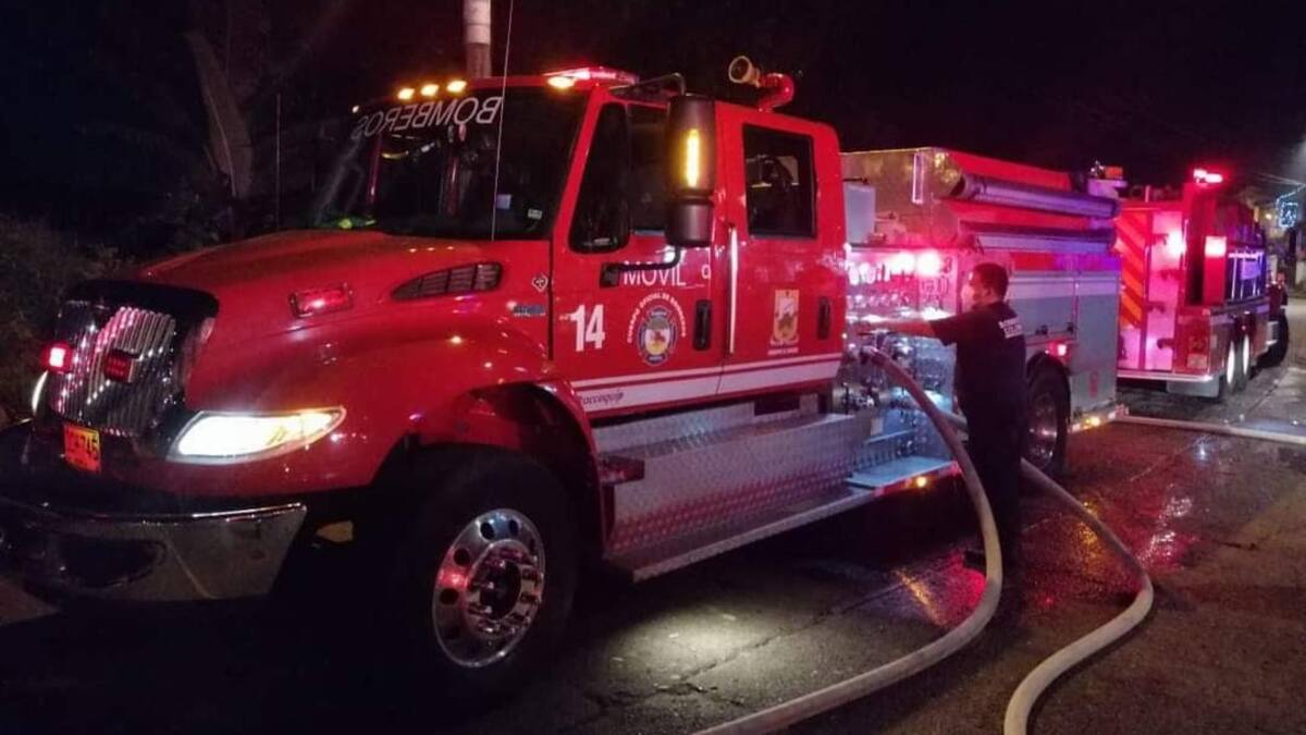Bus de transporte público se incendió en Soledad, Atlántico