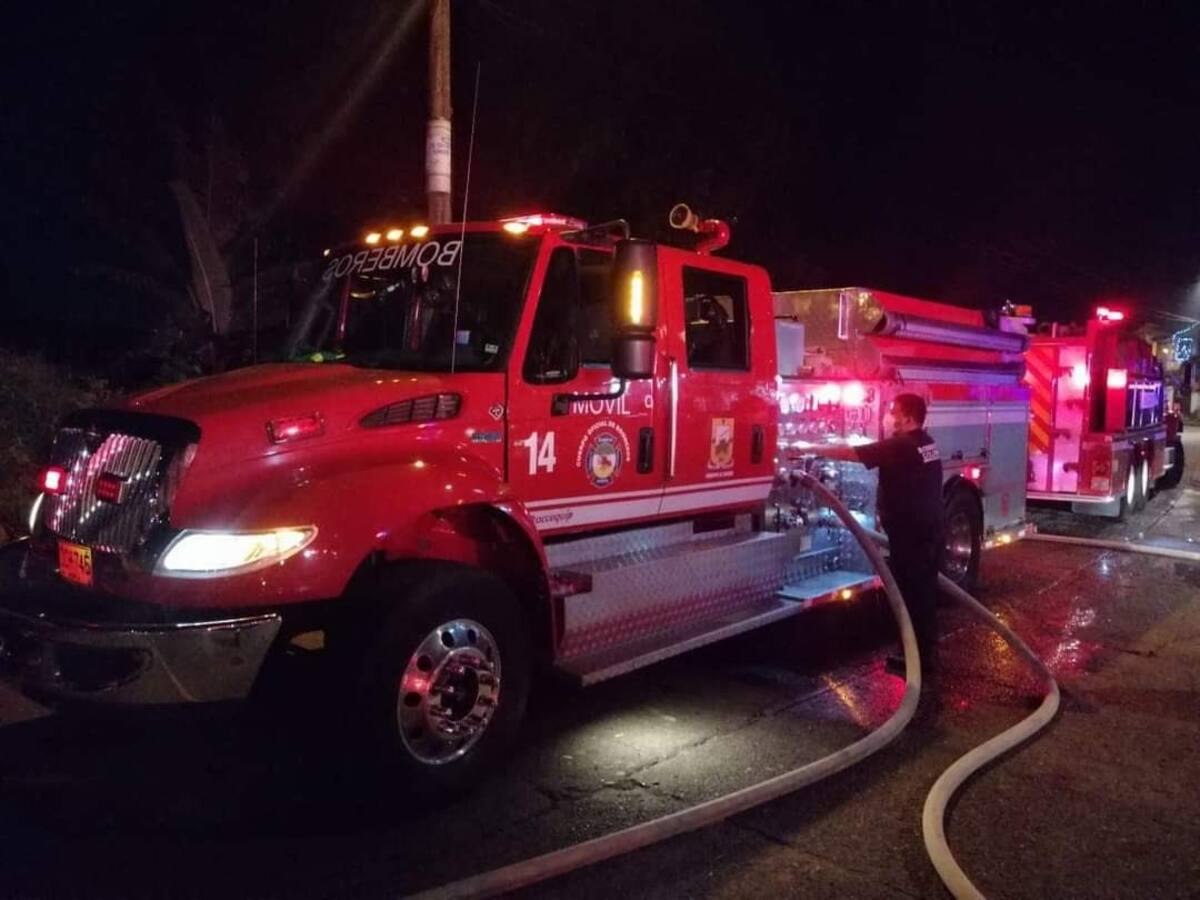 Bus de transporte público se incendió en Soledad, Atlántico