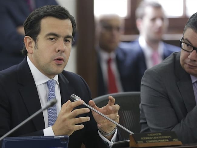 Las duras críticas del senador Rodrigo Lara hacia el Transmilenio por la Séptima