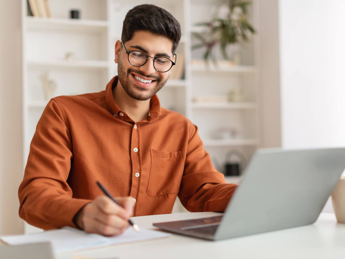 200 becas para maestrías virtuales en universidad de España: Plazo para postular y proceso solicitud