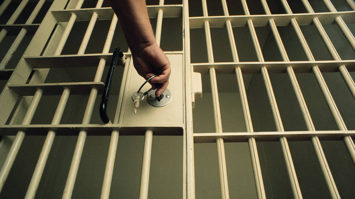 A la cárcel hombre que intentó quemar la casa de su expareja