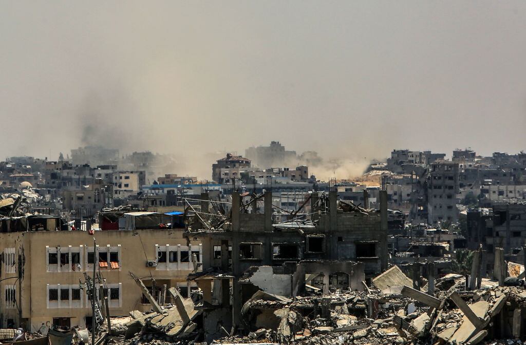 Israel bombardeos a Gaza. (Photo by Abed Rahim Khatib/Anadolu via Getty Images)