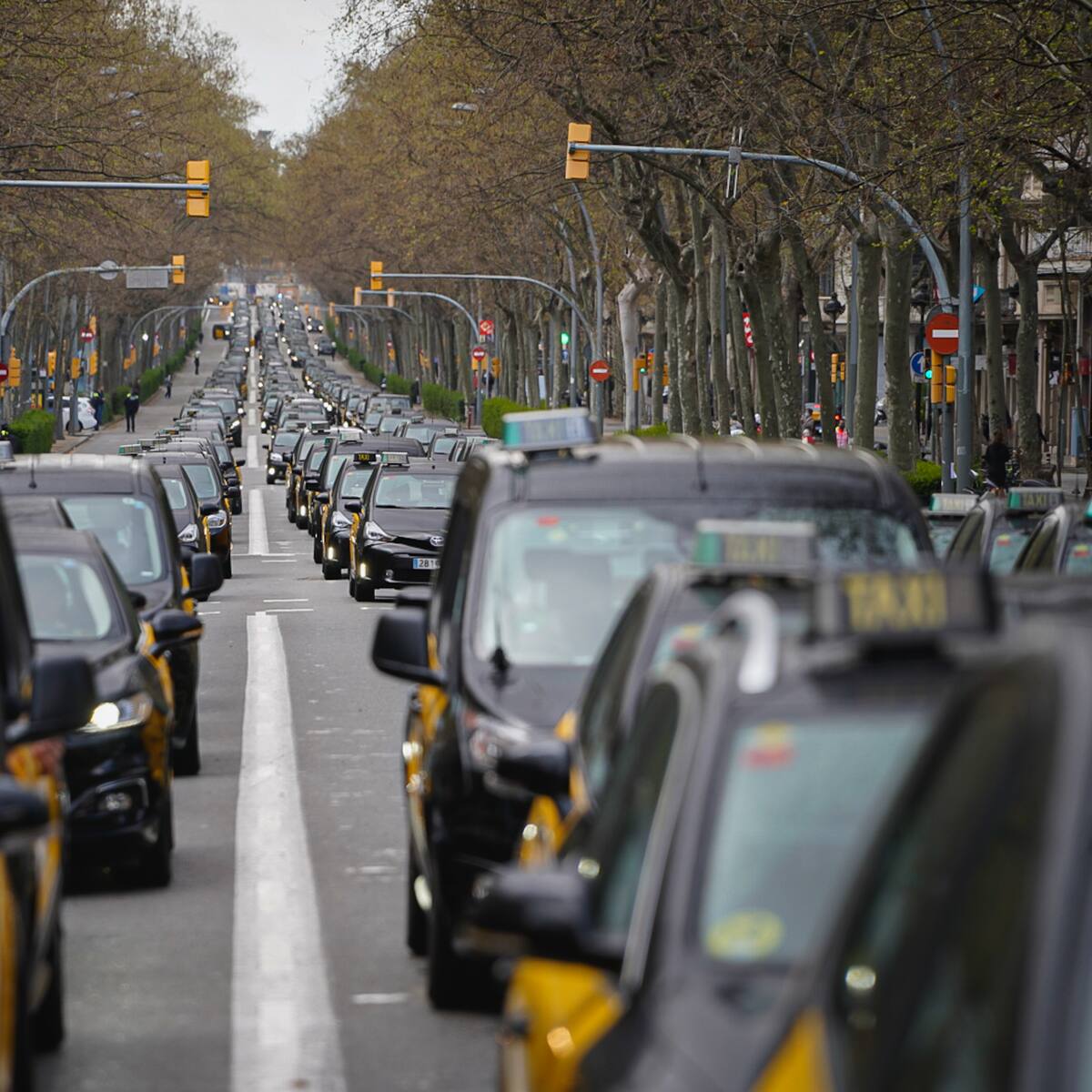 Uber utilizaba prácticas para intimidarnos: portavoz de Élite Taxi en Barcelona