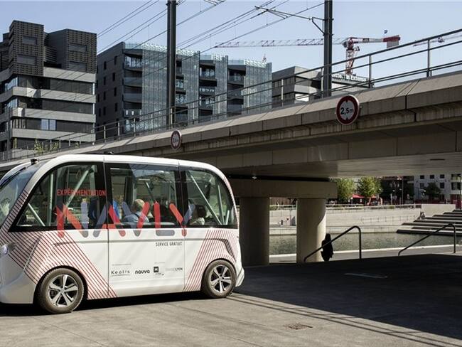 París ensaya minibús autónomo eléctrico. Foto: Associated Press - AP
