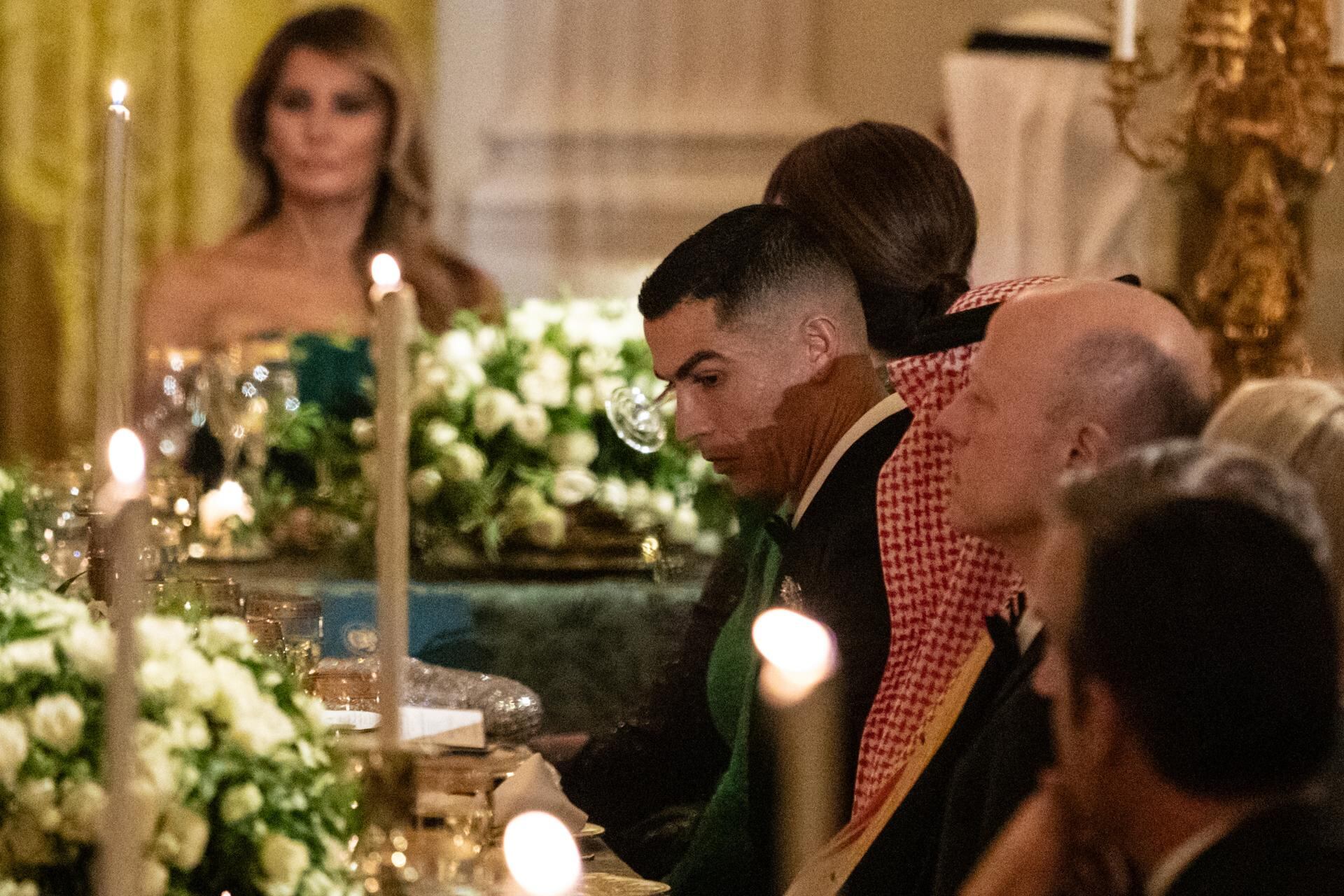 Cristiano Ronaldo cenó con Donald Trump en la Casa Blanca como parte de la delegación saudí. Foto: EFE/EPA/ANNA ROSE LAYDEN / POOL
