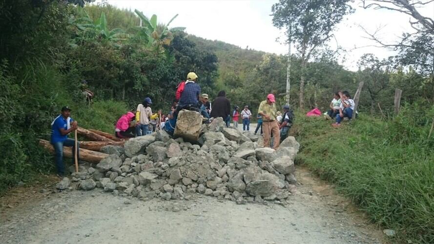 Preocupación por bloqueos en la vía al relleno sanitario en Popayán. Foto: Cortesía Fernando Rojas