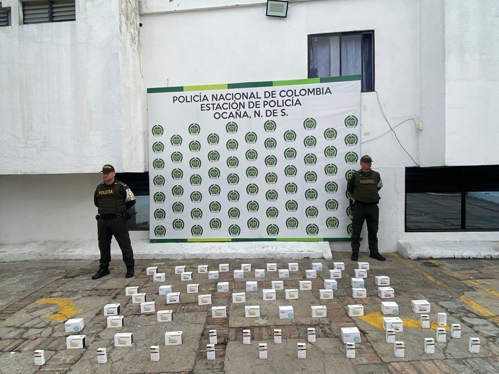 Incautan más de 300 cajas de medicamento de contrabando. Foto: Denor.