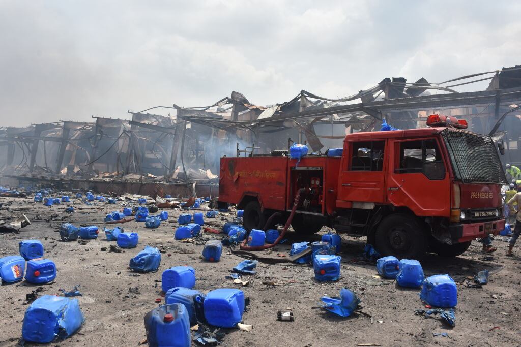Explosión en un Depósito Interior de Contenedores (ICD) privado en Sitakunda upazila en Chittagong, Bangladesh . (Photo by Mohammad Shajahan/Anadolu Agency via Getty Images)