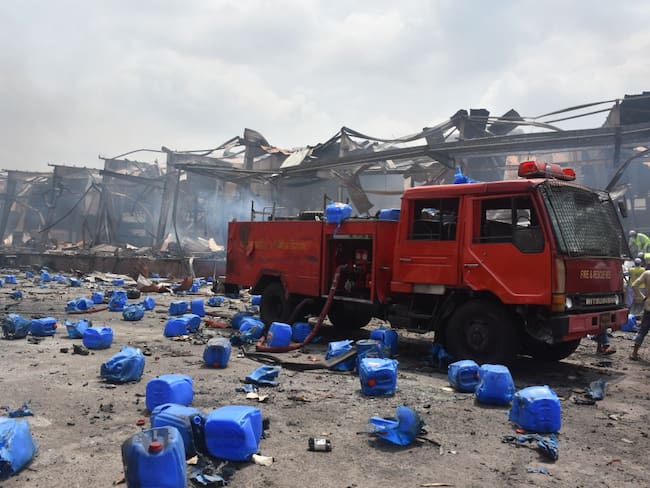 Explosión en un Depósito Interior de Contenedores (ICD) privado en Sitakunda upazila en Chittagong, Bangladesh . (Photo by Mohammad Shajahan/Anadolu Agency via Getty Images)