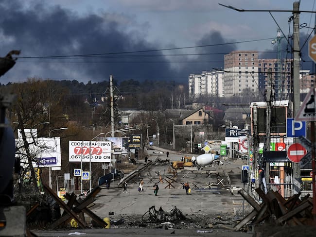 Foto de referencia de los ataques rusos en Irpín, Ucrania. (Photo by Aris Messinis / AFP) (Photo by ARIS MESSINIS/AFP via Getty Images)