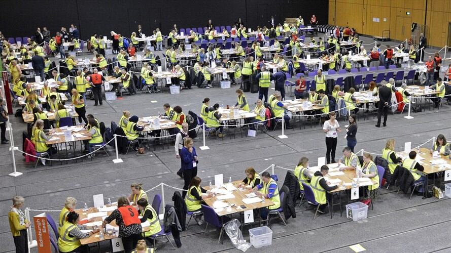No lograría la mayoría con su tradicional aliado, los socialdemócratas, que caen de los 185 escaños a 147.. Foto: Getty Images