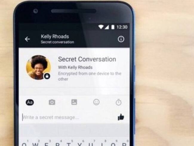 Facebook compartió unas capturas de pantalla que muestran cómo se ve el servicio de mensajes secretos que están probando.. Foto: BBC Mundo