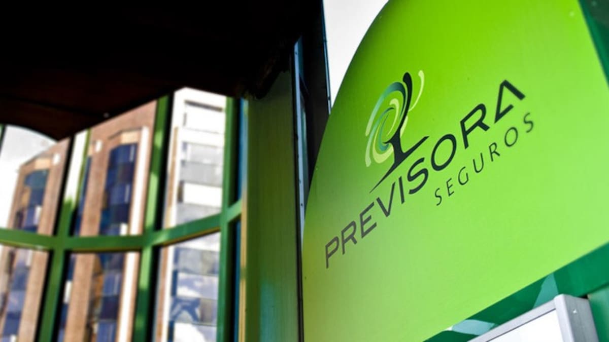 Nuevas persianas, sofás y camioneta: millonarias compras del presidente de La Previsora