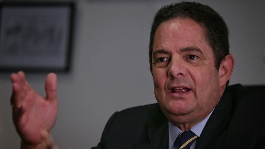 En el cuestionario se indaga sobre el sustento técnico de algunas de las afirmaciones de Saavedra sobre la ubicación de algunos de los proyectos de vivienda gratis