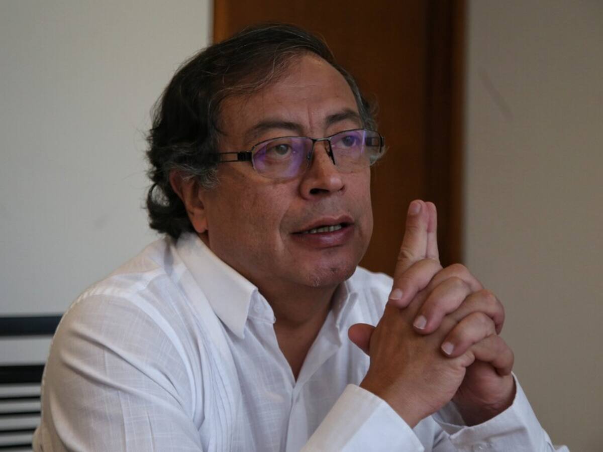 Gustavo Petro llama "retrógrado” al Nuevo Liberalismo por apoyo a Rodolfo Hernández
