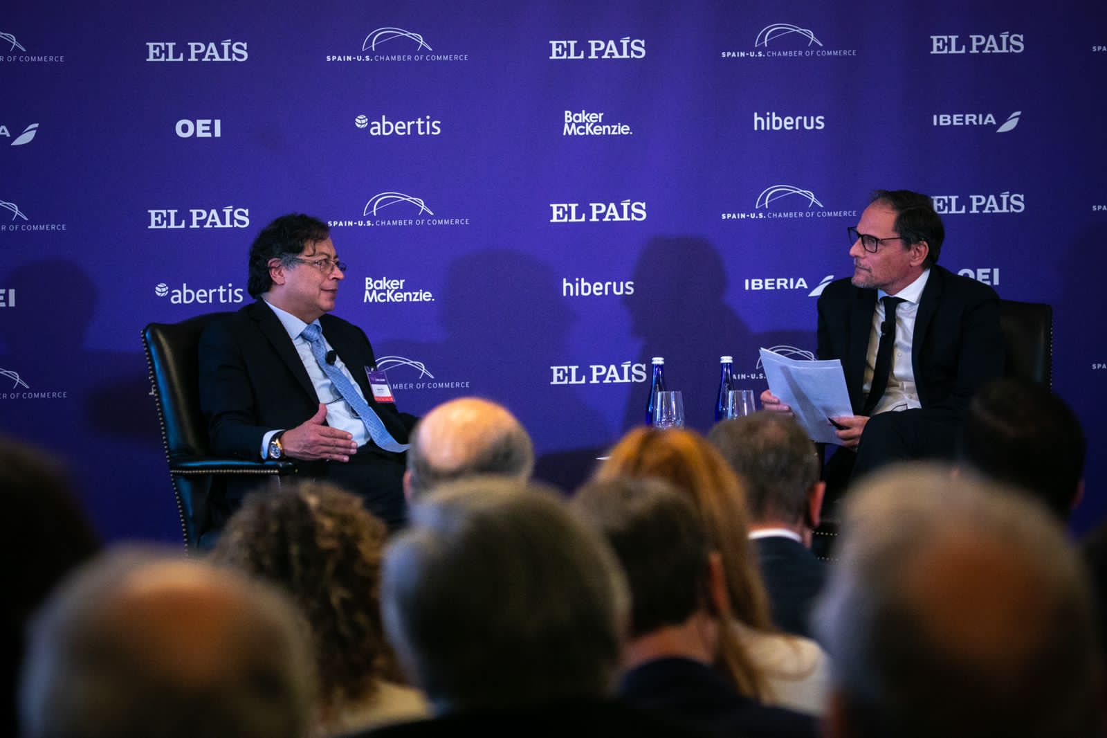 Presidente Gustavo Petro en el foro de Grupo Prisa. Foto: El País de América.