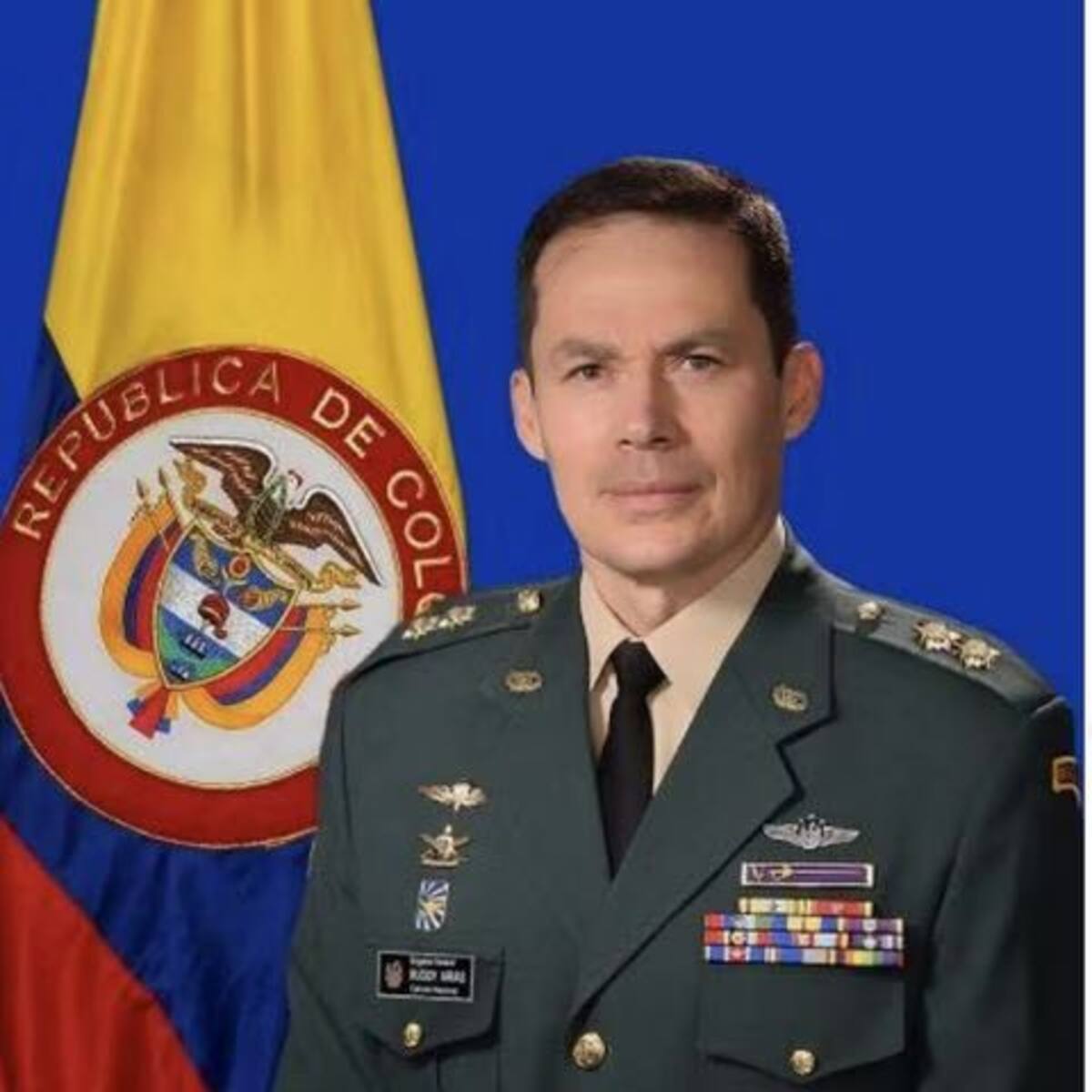 Como anticipó W Radio, MinDefensa anunció salida del segundo comandante del Ejército