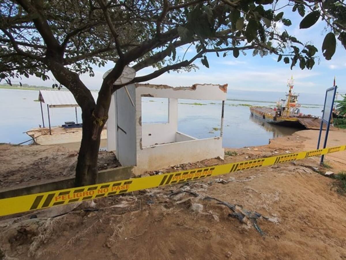 Río Magdalena se 'tragó' el puerto del ferry en Salamina