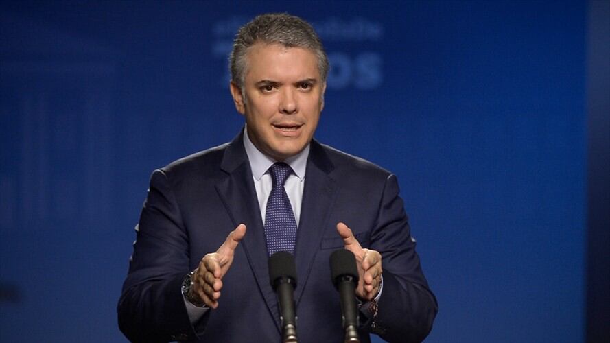 El presidente Iván Duque tenía contemplado hacer un recorrido por el kilómetro 58 de la vía al Llano pero tuvo que suspenderlo por una molestia física.. Foto: Presidencia