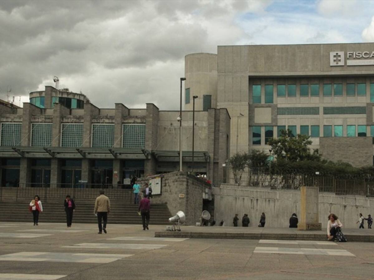 Autoridades investigan reunión de la DNE en el restaurante Club Colombia