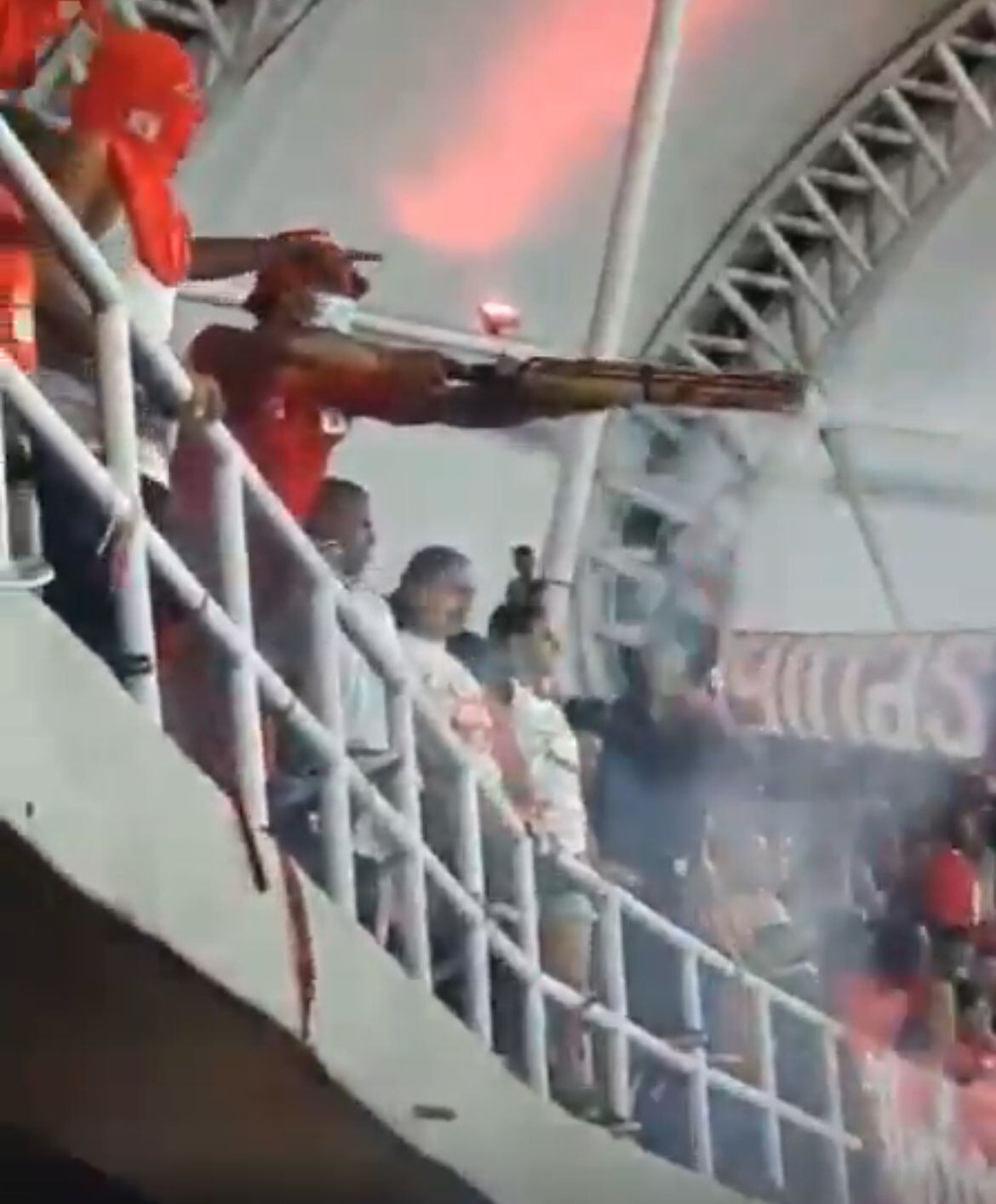 El alcalde de Cali, Alejandro Eder, condenó los actos violentos. Foto: Cortesía.