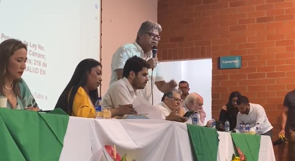 Senador del Pacto Histórico responde a carta de exministros de Salud sobre reforma. Foto: W Radio