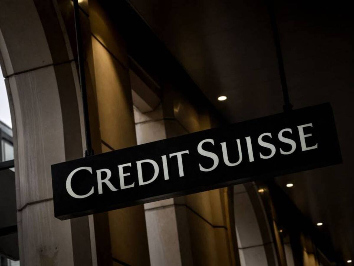 Banco UBS absorbe Credit Suisse para estabilizar la plaza financiera suiza