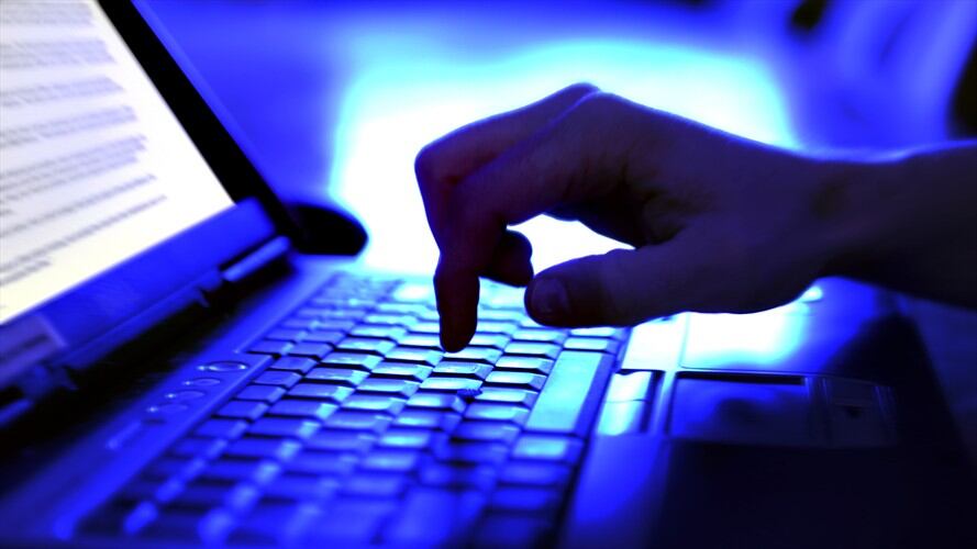 Hombre es enviado al a cárcel por convertir en pornografía, sin consentimiento, sus actos sexuales con 15 mujeres en Tolima. Foto: Getty Images