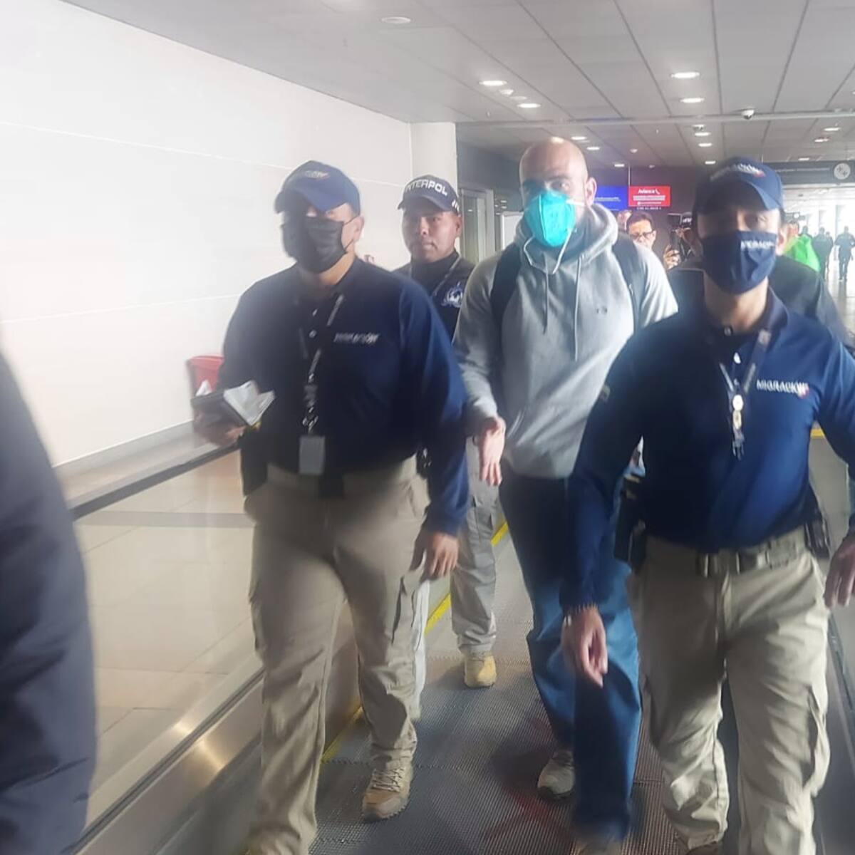 Coronel Benjamín Núñez llegó a Bogotá en vuelo comercial