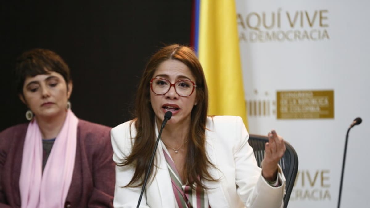 Al Oído | “No les importa la gente, solo la chequera, falsos”: Juvinao les cantó la tabla