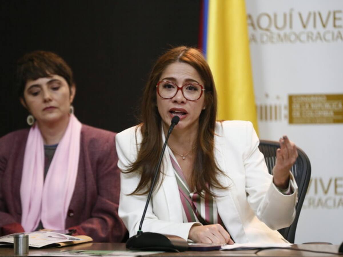 Al Oído | “No les importa la gente, solo la chequera, falsos”: Juvinao les cantó la tabla