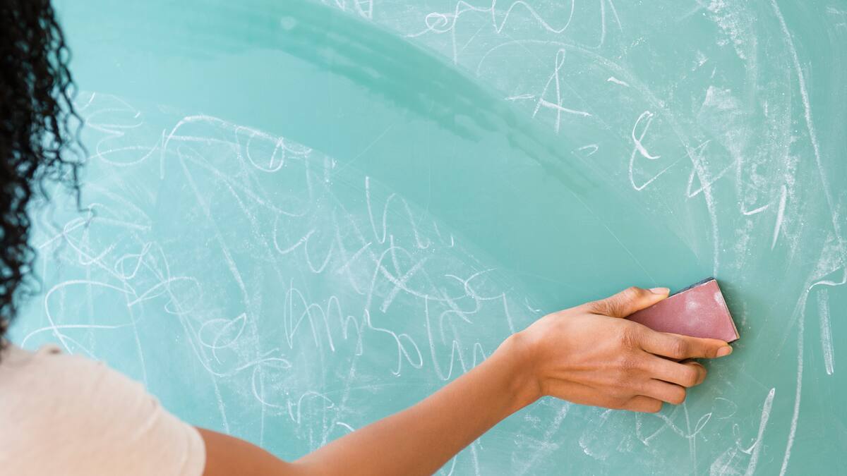 ¿Cuál es la diferencia salarial de escalafón docente 2A y 3B, según decreto?