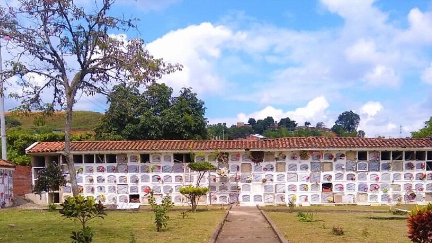 Según las autoridades, el parque cementerio principal se está quedando sin espacios . Foto: Quilichao Católico