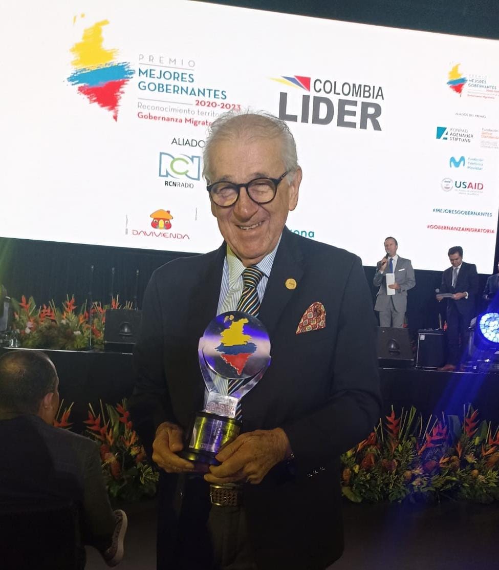 Jairo Yáñez reconocido por su gestión migratoria