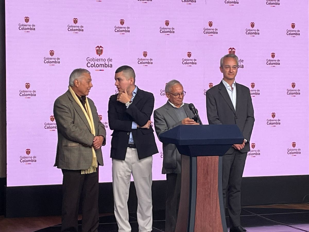 Gobierno y bancos acuerdan dar créditos por $55 billones para evitar inversiones forzosas