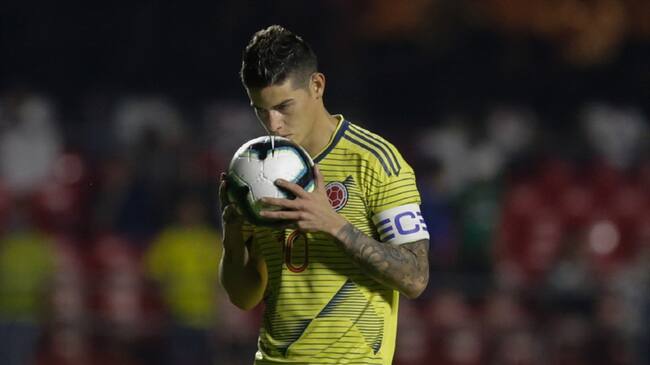 Futbolista colombiano James Rodríguez en la Selección. Foto: Colprensa - Diego Pineda